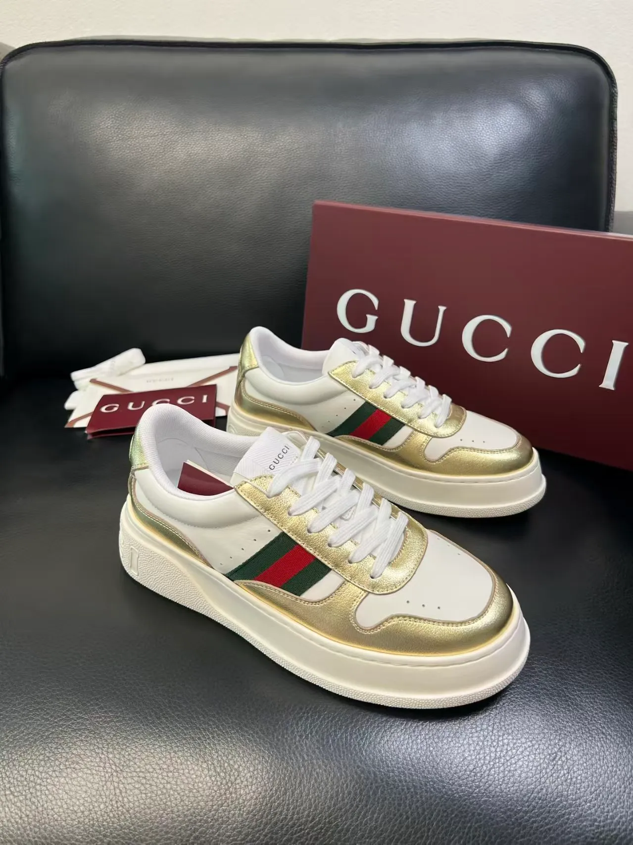 P420 new men's shoes GUCCI [Lightning] latest shoes are shipped. Original quality, fashionable and trendy, using special materials and brand new packaging. The foot feels super comfortable and the workmanship is impeccable Code number: 38-45 No. 058